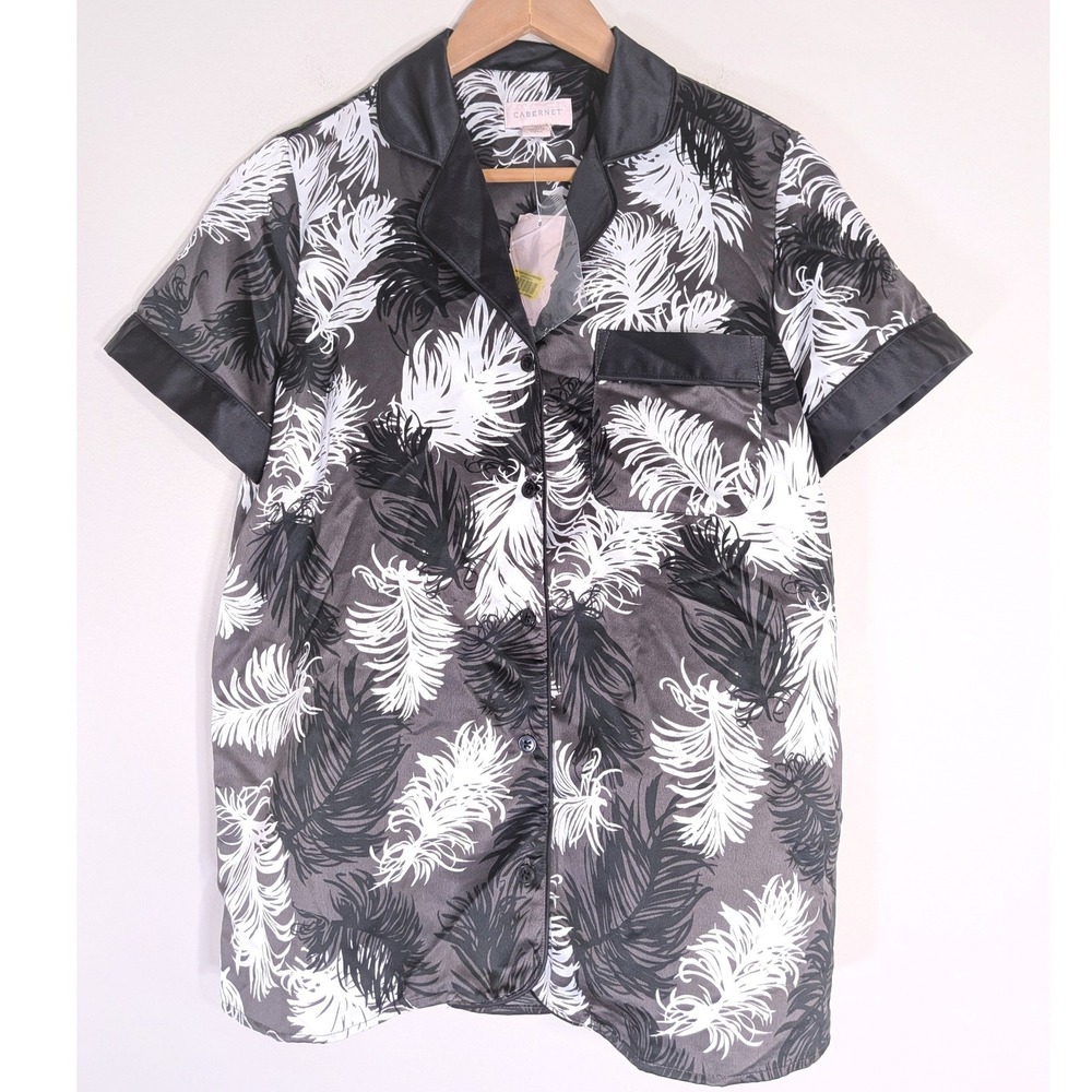 Cabernet Black Pajama Set; Feather Print Satin Short Sleeve Top and Pants XS